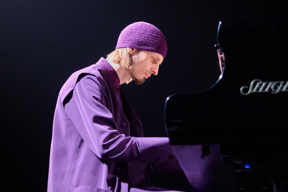 &Mcy;&ocy;&ncy;&acy;&khcy; &Acy;&vcy;&iecy;&lcy;&softcy;&period; &Vcy;&iecy;&chcy;&ncy;&acy;&yacy; &lcy;&yucy;&bcy;&ocy;&vcy;&softcy;